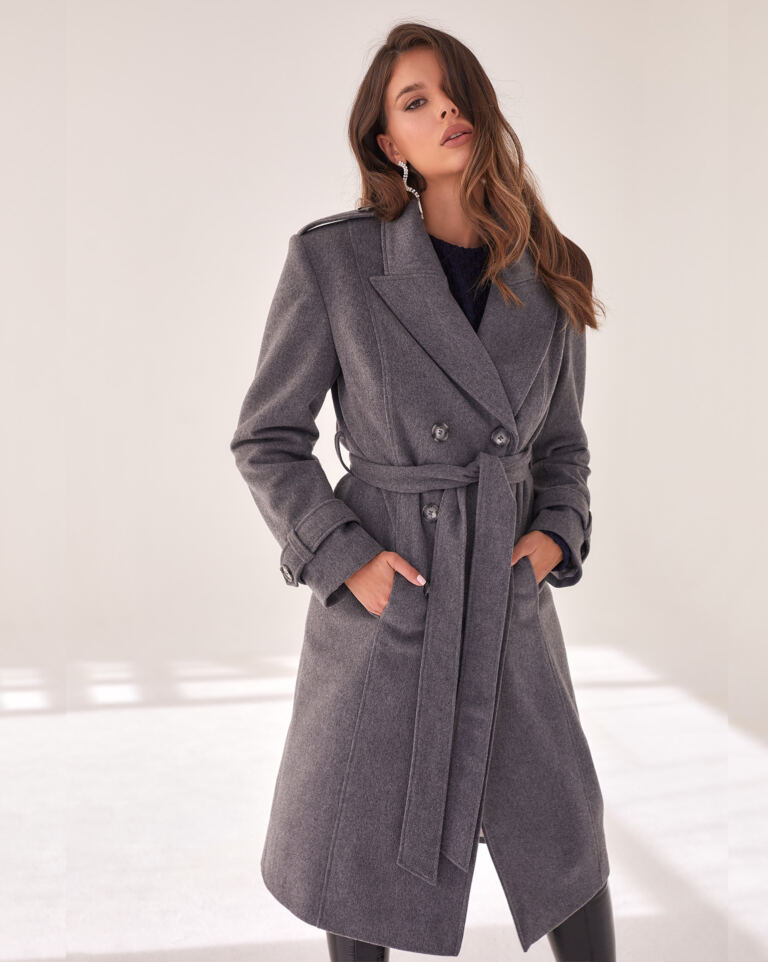 Doskonały, damski płaszcz z jagnięcej wełny na jesień i zimę. Lovin